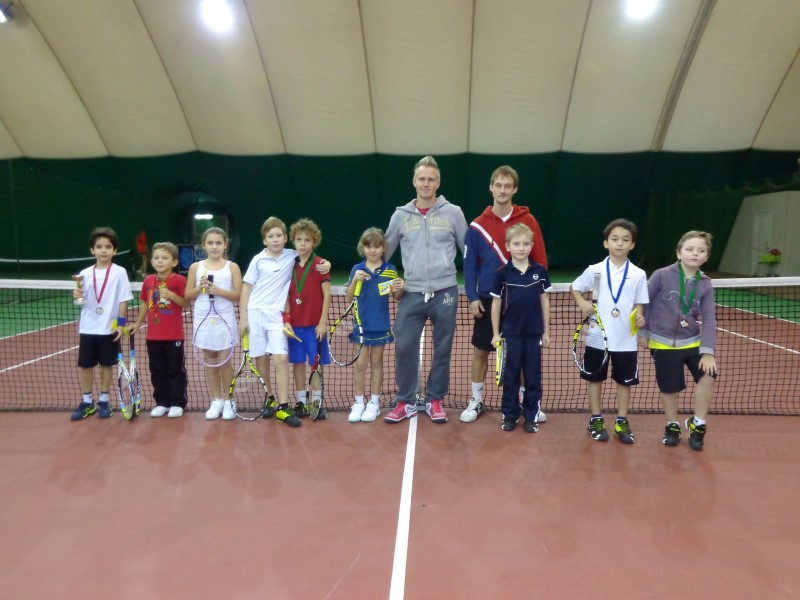 Участники турнира вместе с тренерами Малиным Федором и Малиным Иваном.